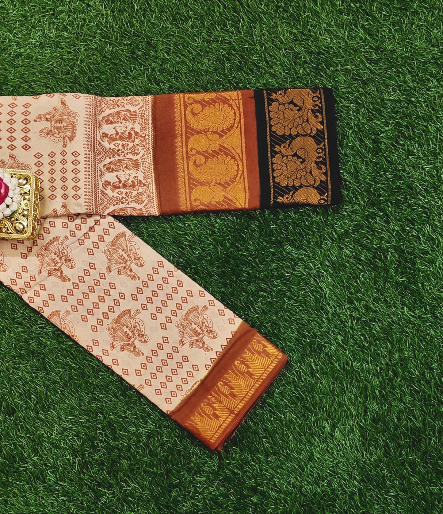 Beige Sungudi Cotton Saree with Traditional Prints & Contrast Zari Double Border