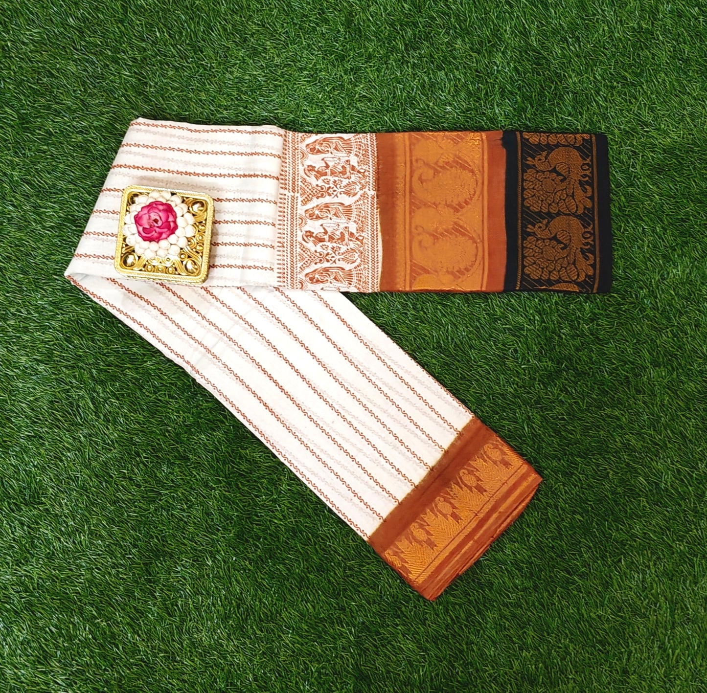 Off-White Sungudi Cotton Saree with Traditional Stripes & Double Contrast Border