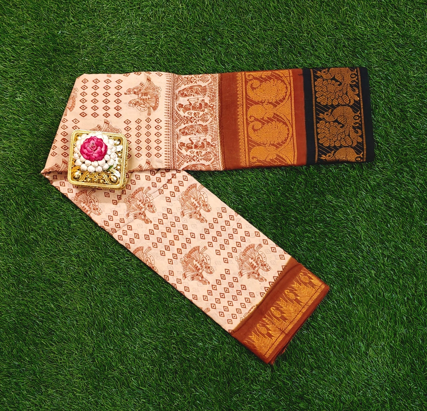 Beige Sungudi Cotton Saree with Traditional Prints & Contrast Zari Double Border