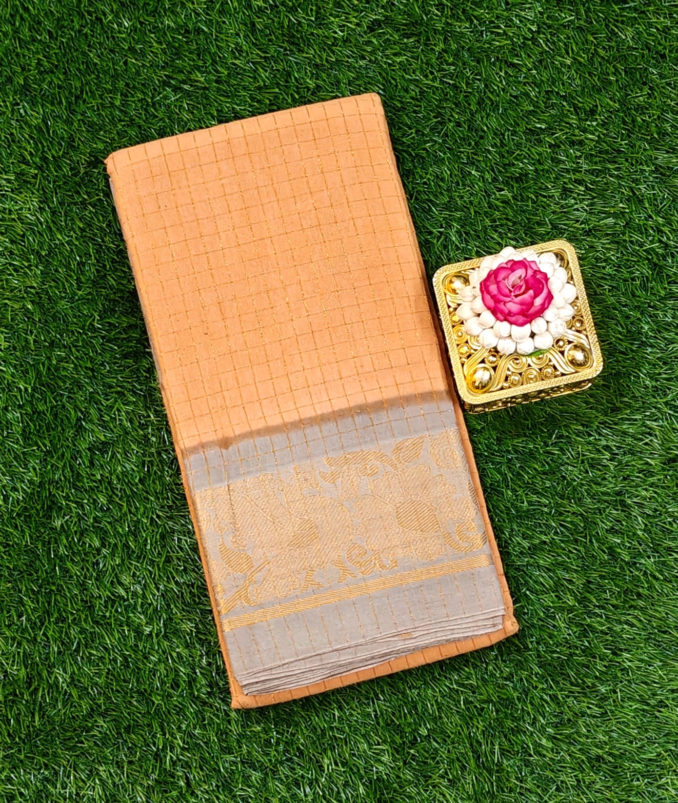 Light Copper Sungudi Cotton Saree with Silver Grey Border