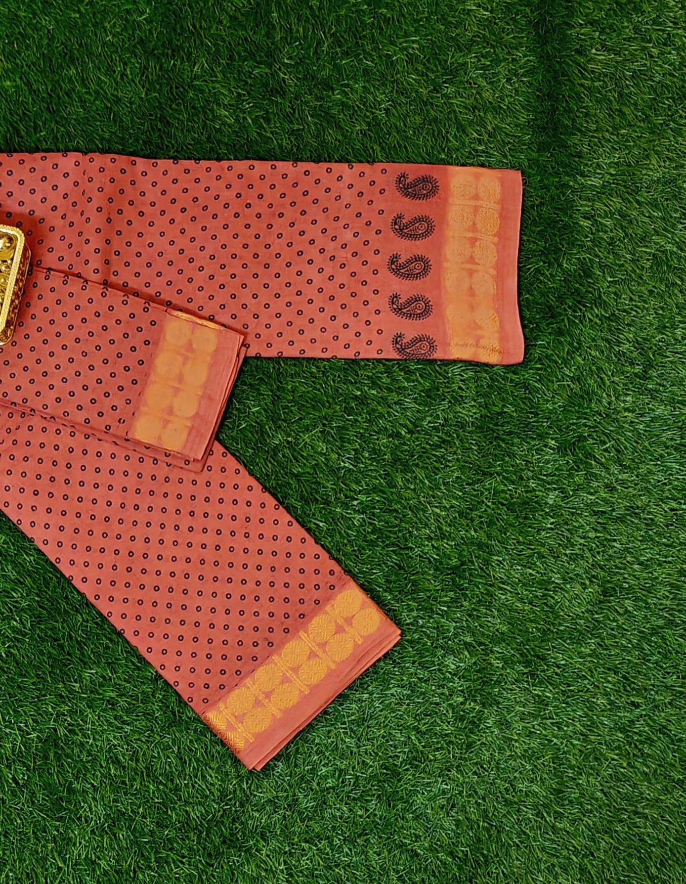 Rust Orange Sungudi Cotton Saree with Dotted Pattern & Paisley Zari Border