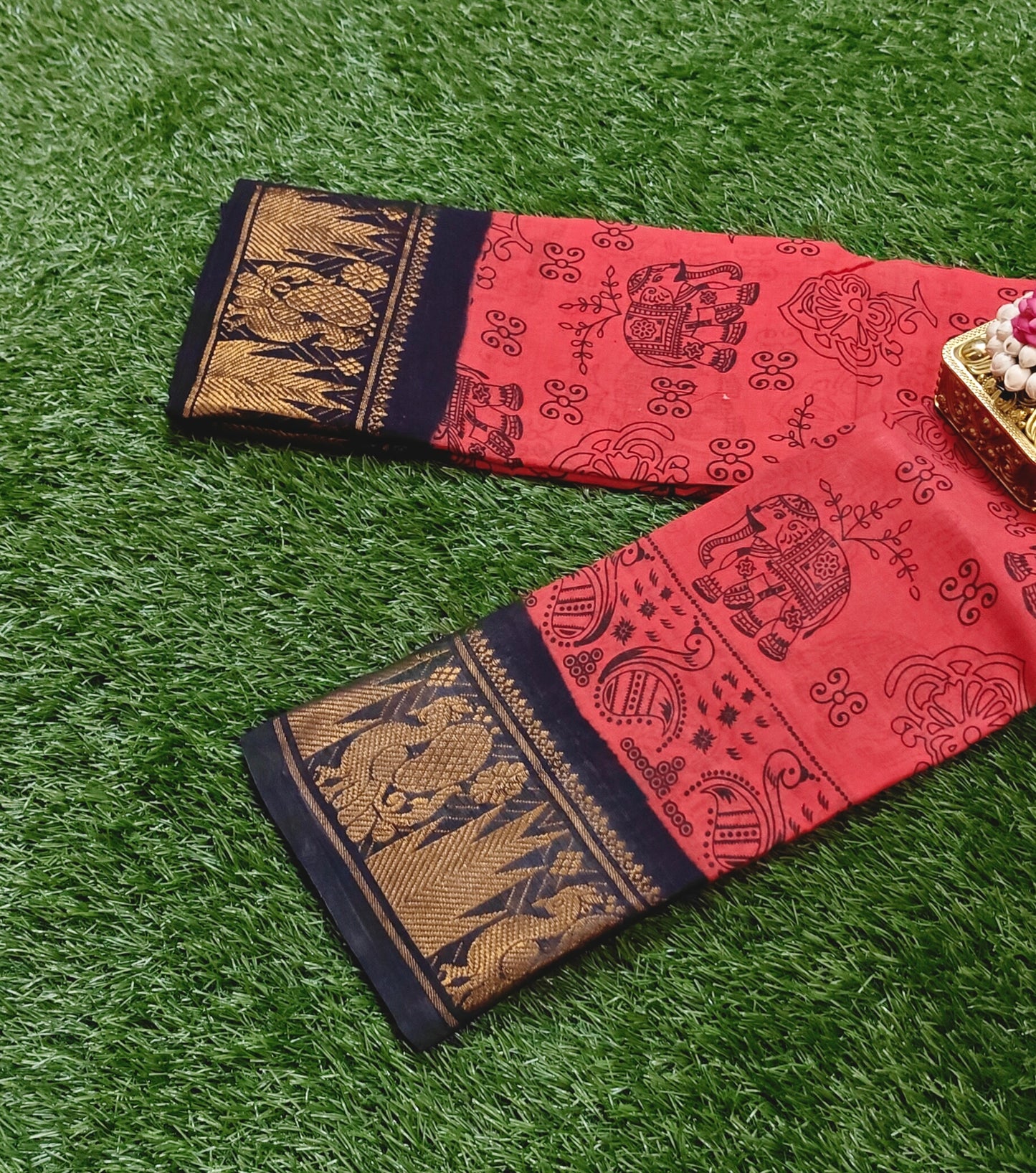 Brick Red Sungudi Cotton Saree with Elephant Motifs & Black Peacock Zari Border
