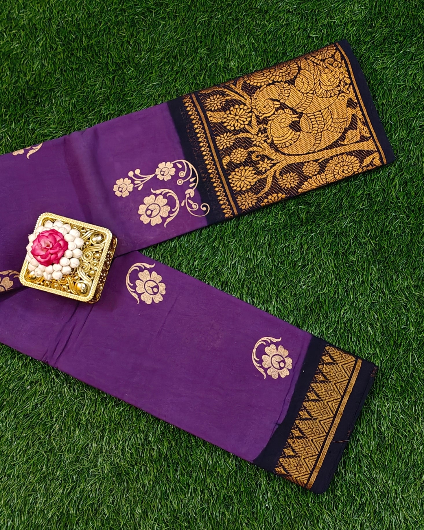 Beautiful Purple Sungudi Cotton Saree with Traditional Gold Border ✨