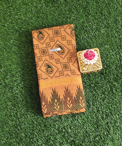 Rust Orange Sungudi Cotton Saree with Geometric Print & Contrast Zari Border