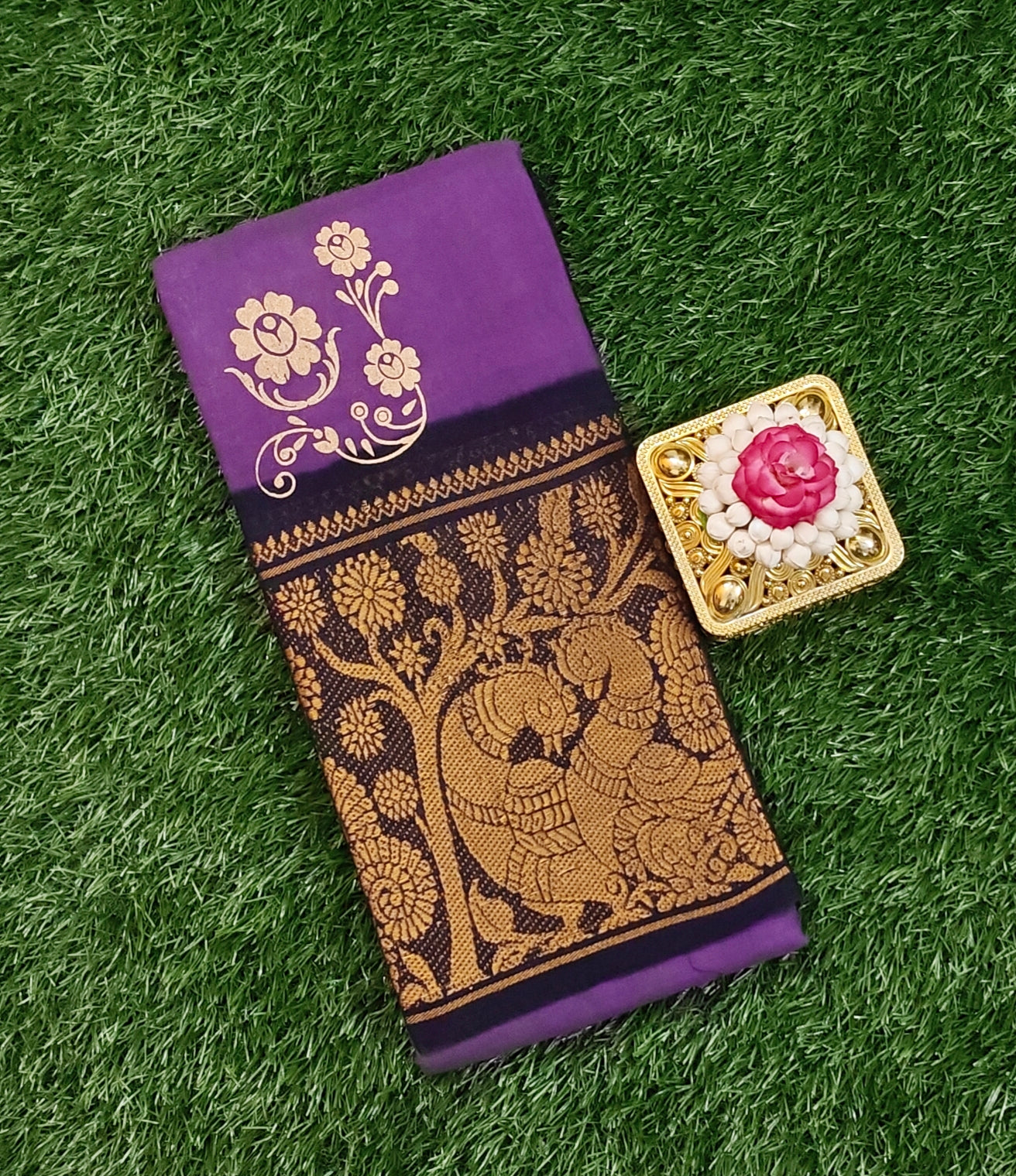 Beautiful Purple Sungudi Cotton Saree with Traditional Gold Border ✨