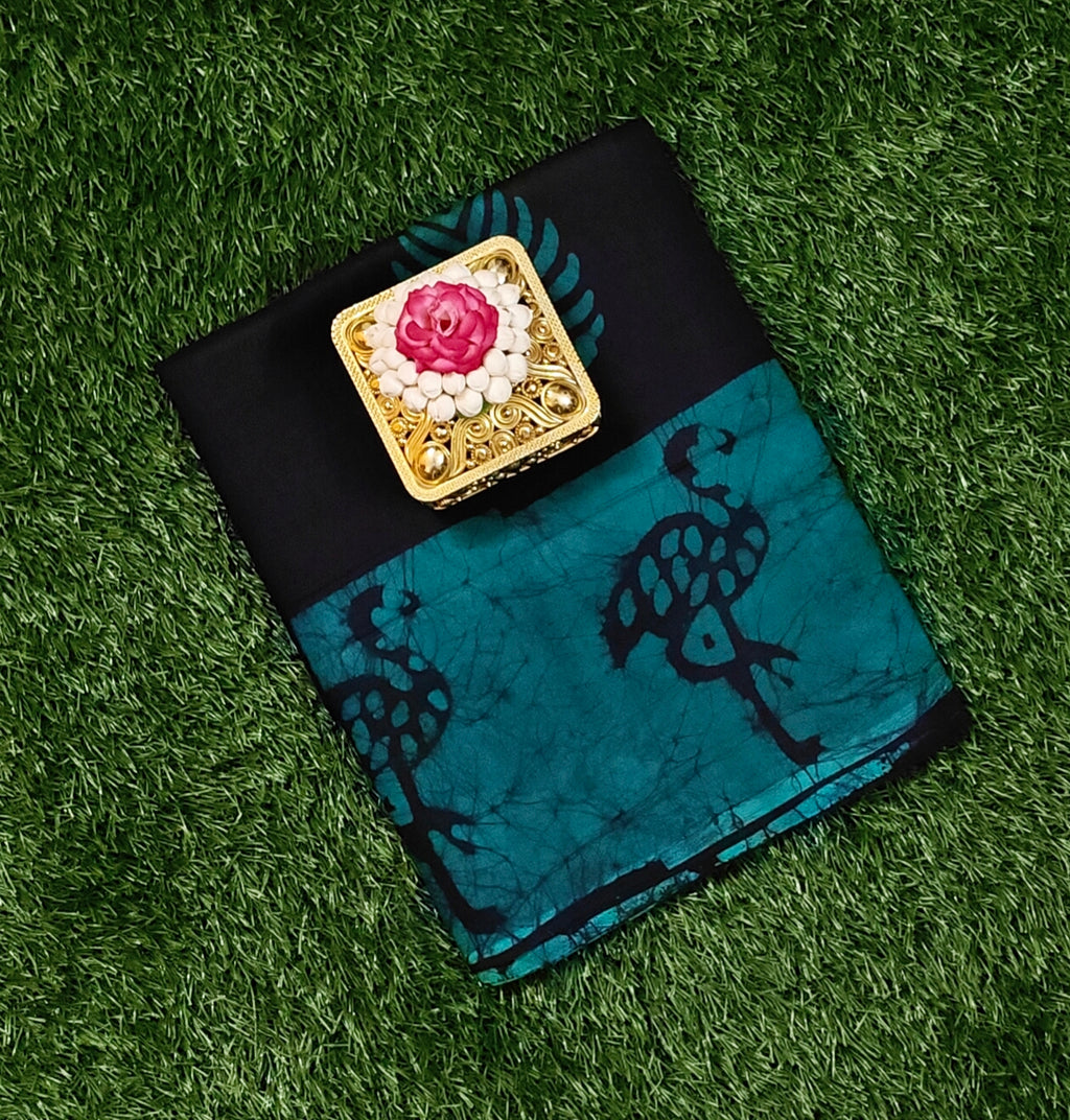 Luxury 120 Count Sungudi Cotton Saree with Batik Leaf Motifs & Running Blouse