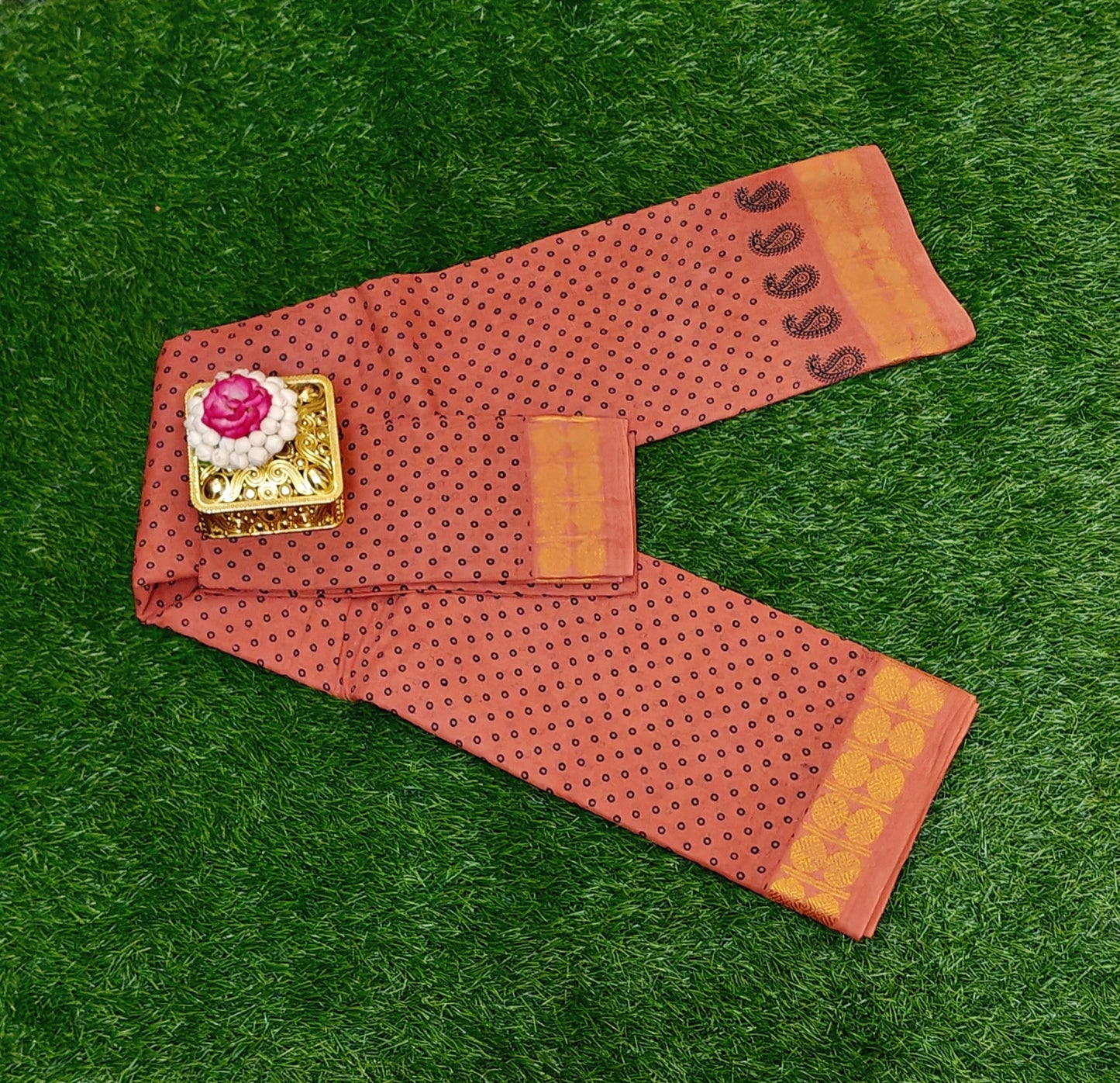 Rust Orange Sungudi Cotton Saree with Dotted Pattern & Paisley Zari Border