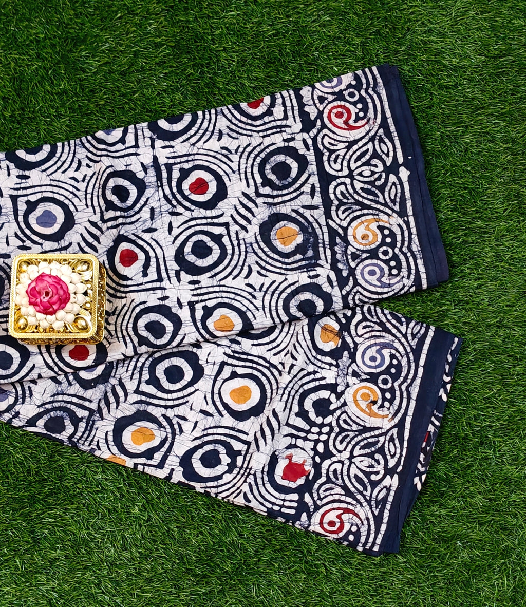 Lightweight 120 Count Sungudi Saree – Indigo & White Batik Print