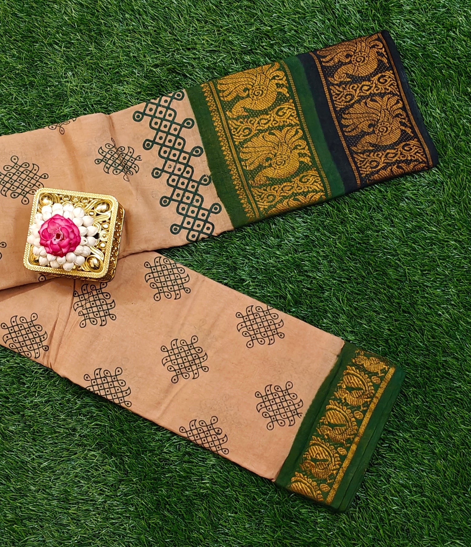 Elegant Retta Petta Design – Traditional Double Border Sungudi Saree