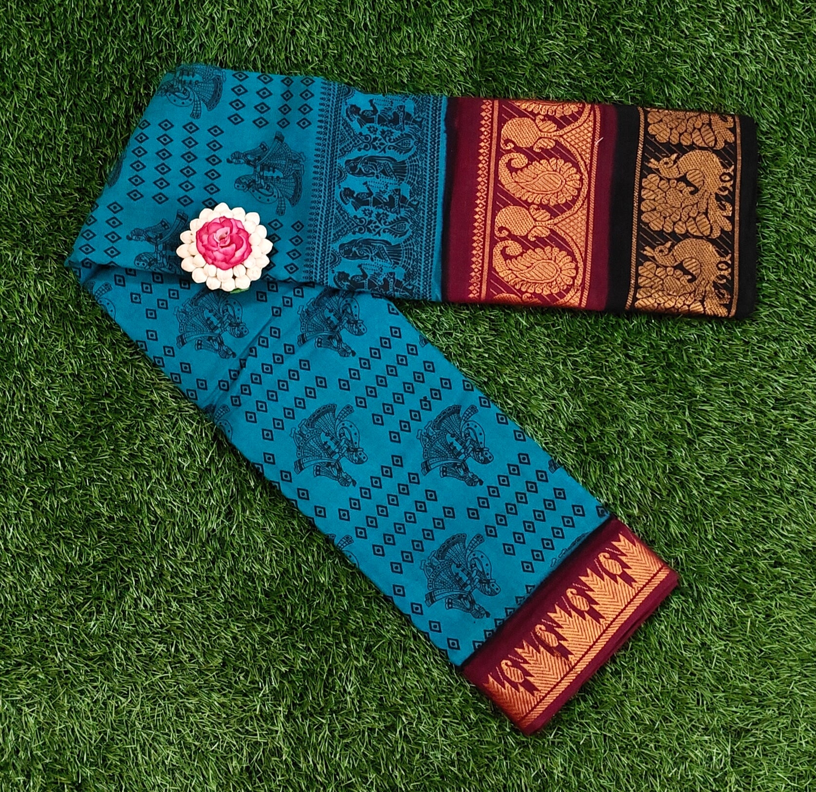 Teal Blue Sungudi Cotton Saree with Traditional Motifs & Contrast Border