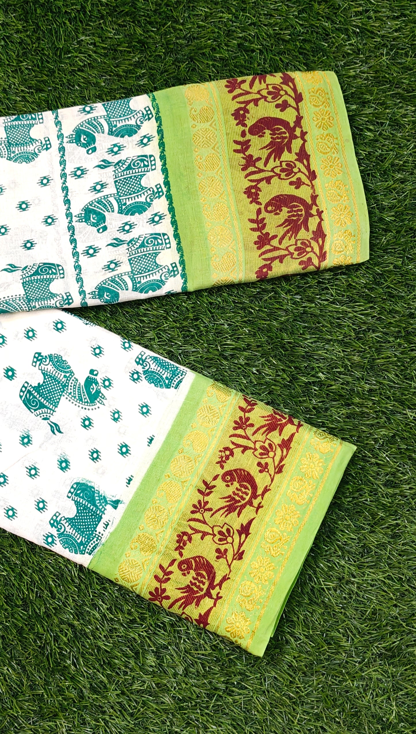 Off-White Sungudi Cotton Saree with Green Elephant Motifs & Light Green Border