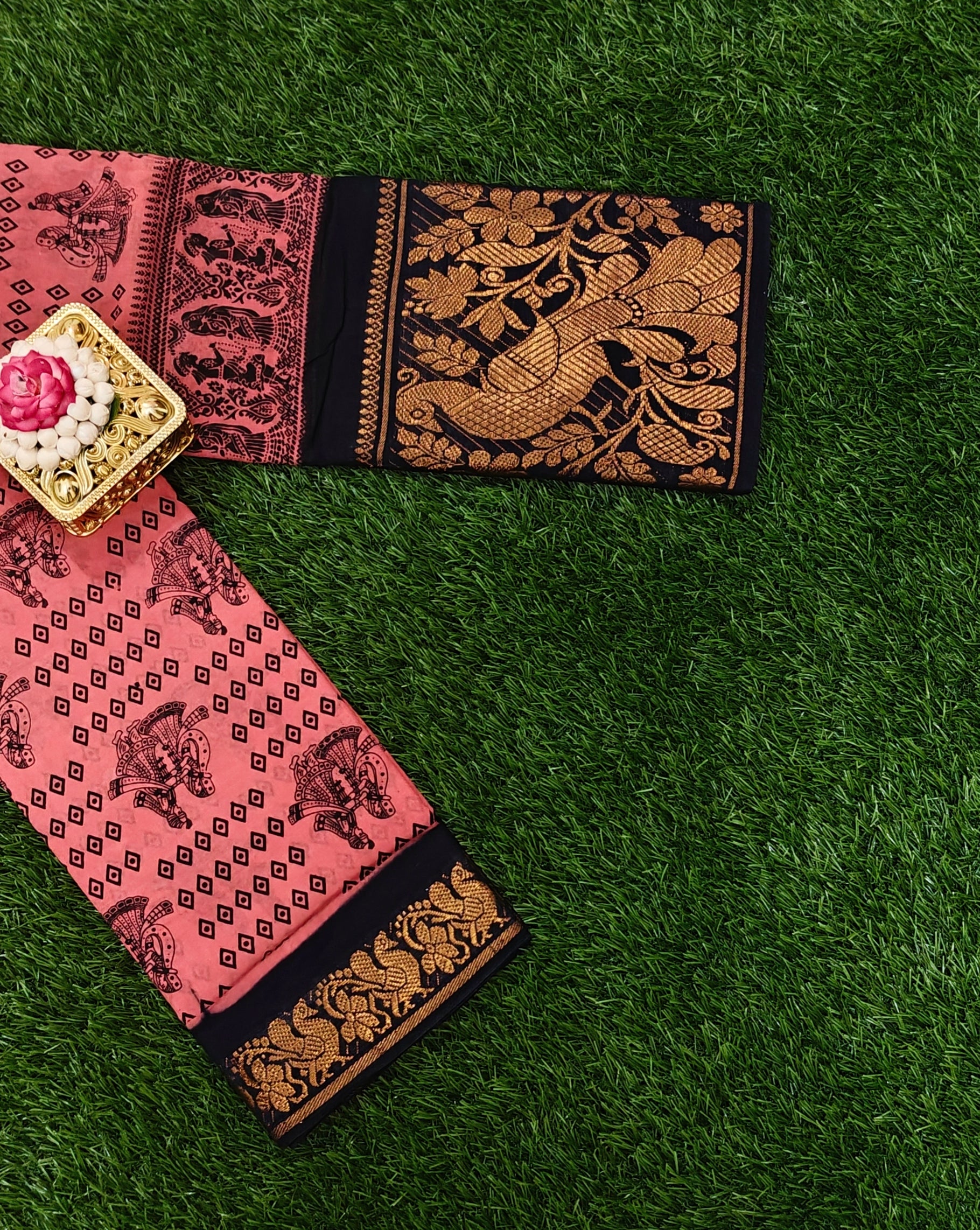 Brick Pink Sungudi Cotton Saree with Black & Gold Zari Border