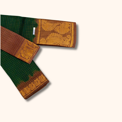 Dark Green & Maroon Sungudi Cotton Saree with Peacock Paisley Pallu – Separate Blouse Piece