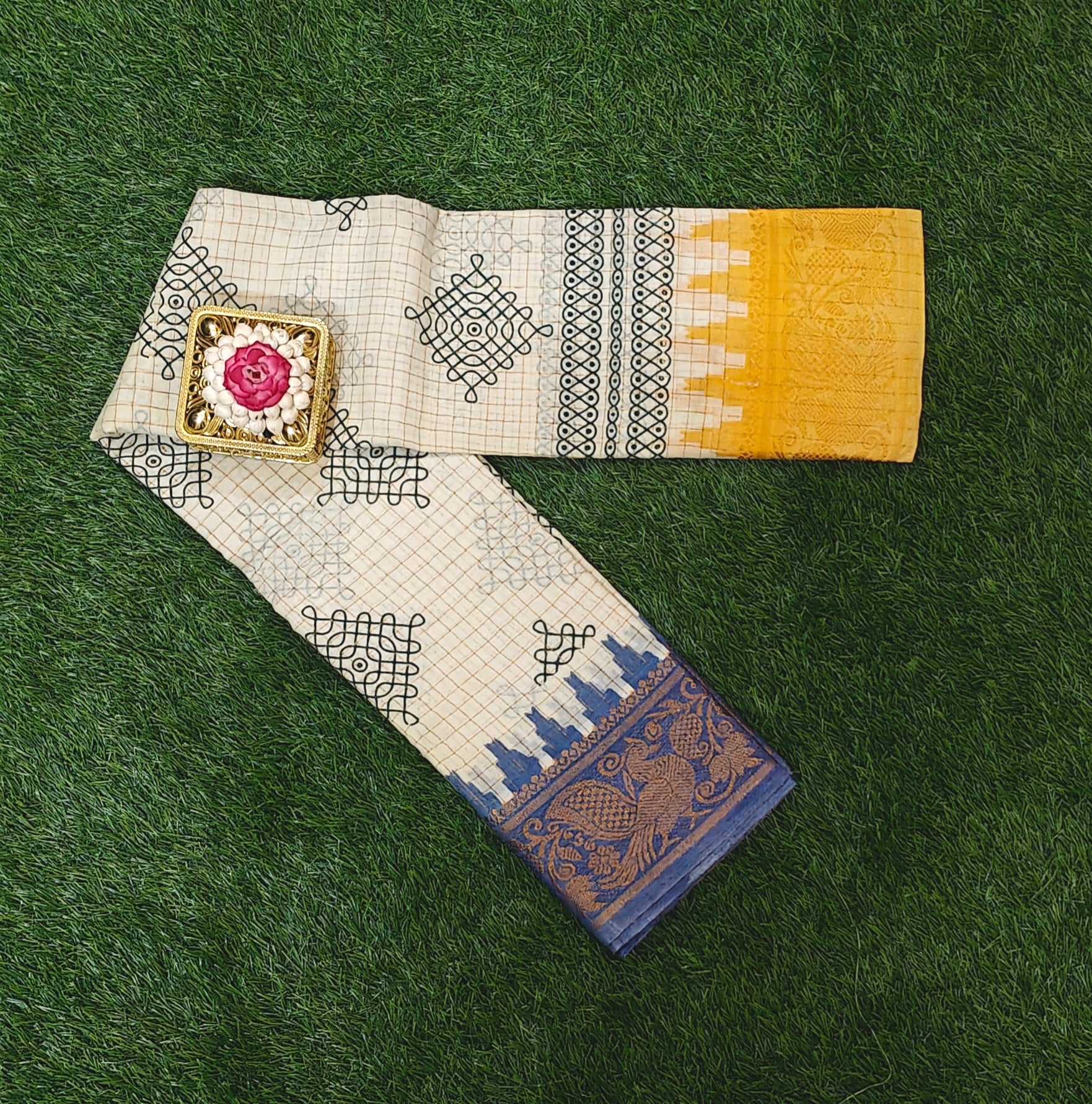 Attractive Beige Kolam Design Sungudi Cotton Saree with Royal Blue Zari Border & Mustard Yellow Pallu