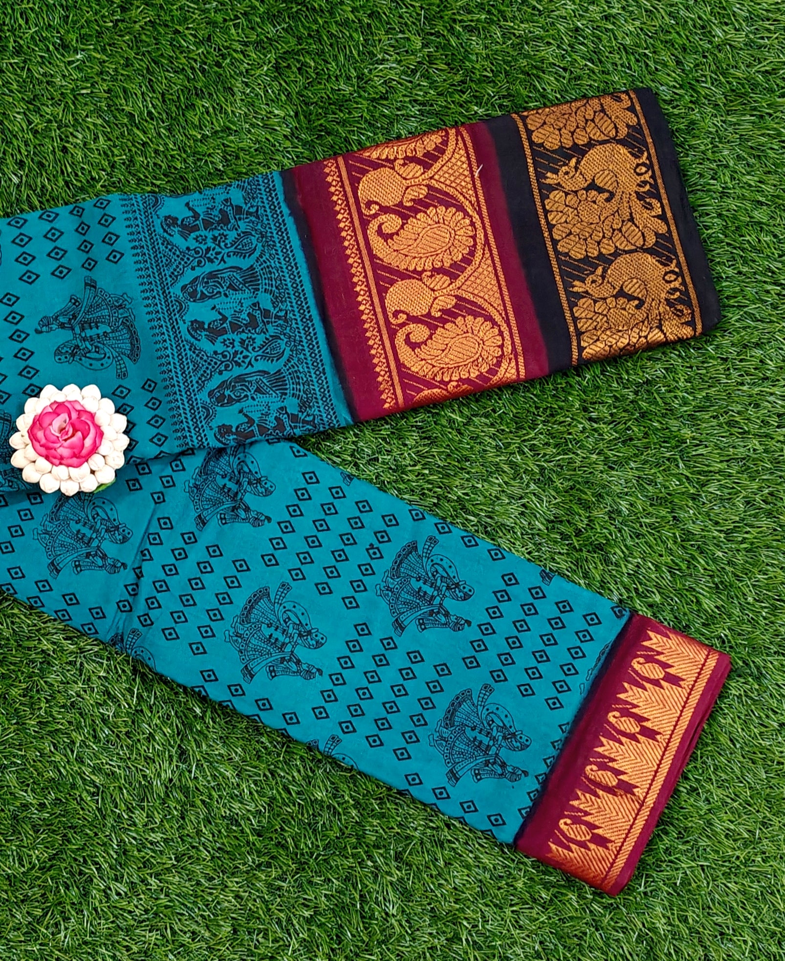 Teal Blue Sungudi Cotton Saree with Traditional Motifs & Contrast Border