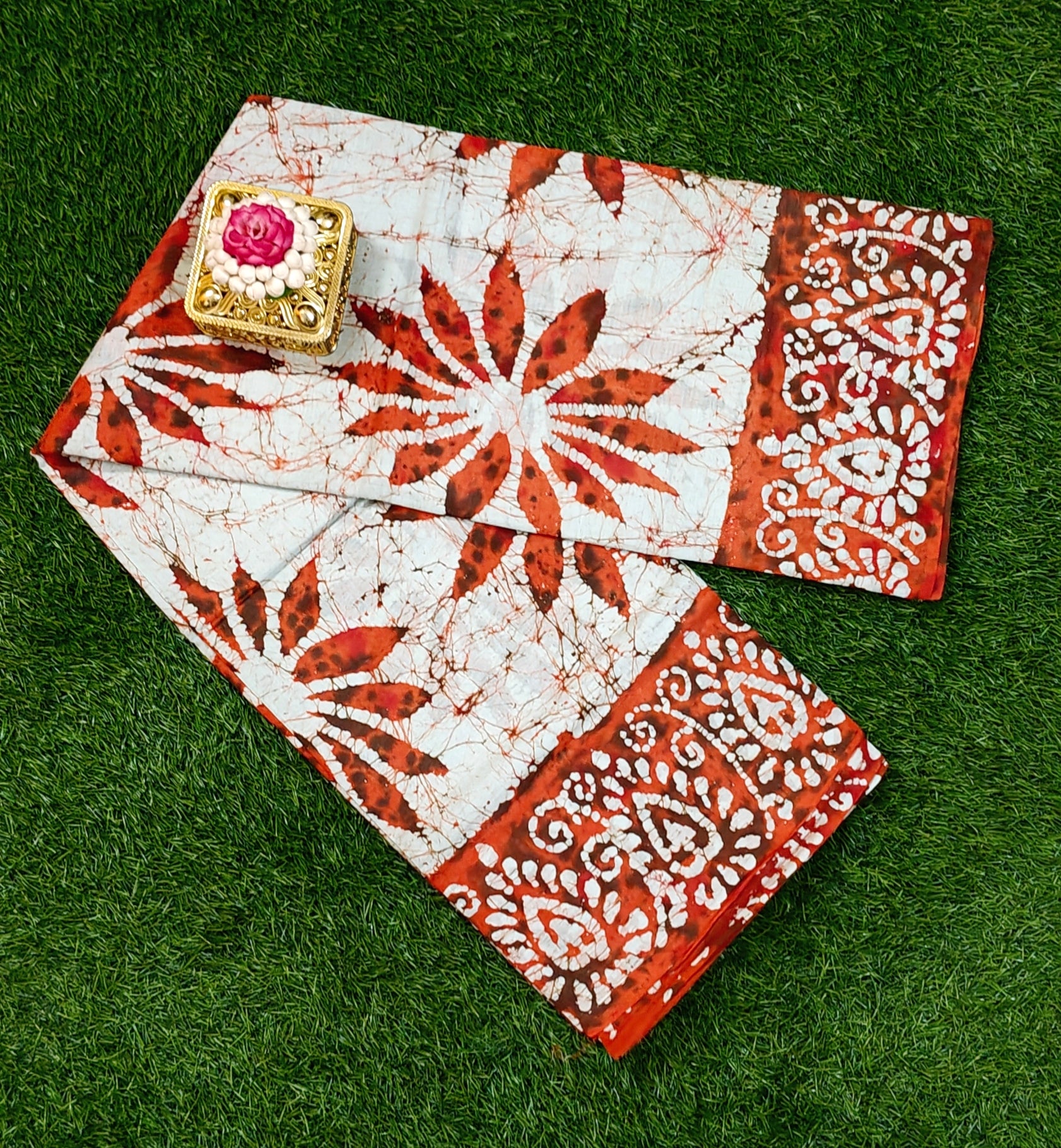 Premium 120 Count Sungudi Saree in Rust & White with Artistic Border