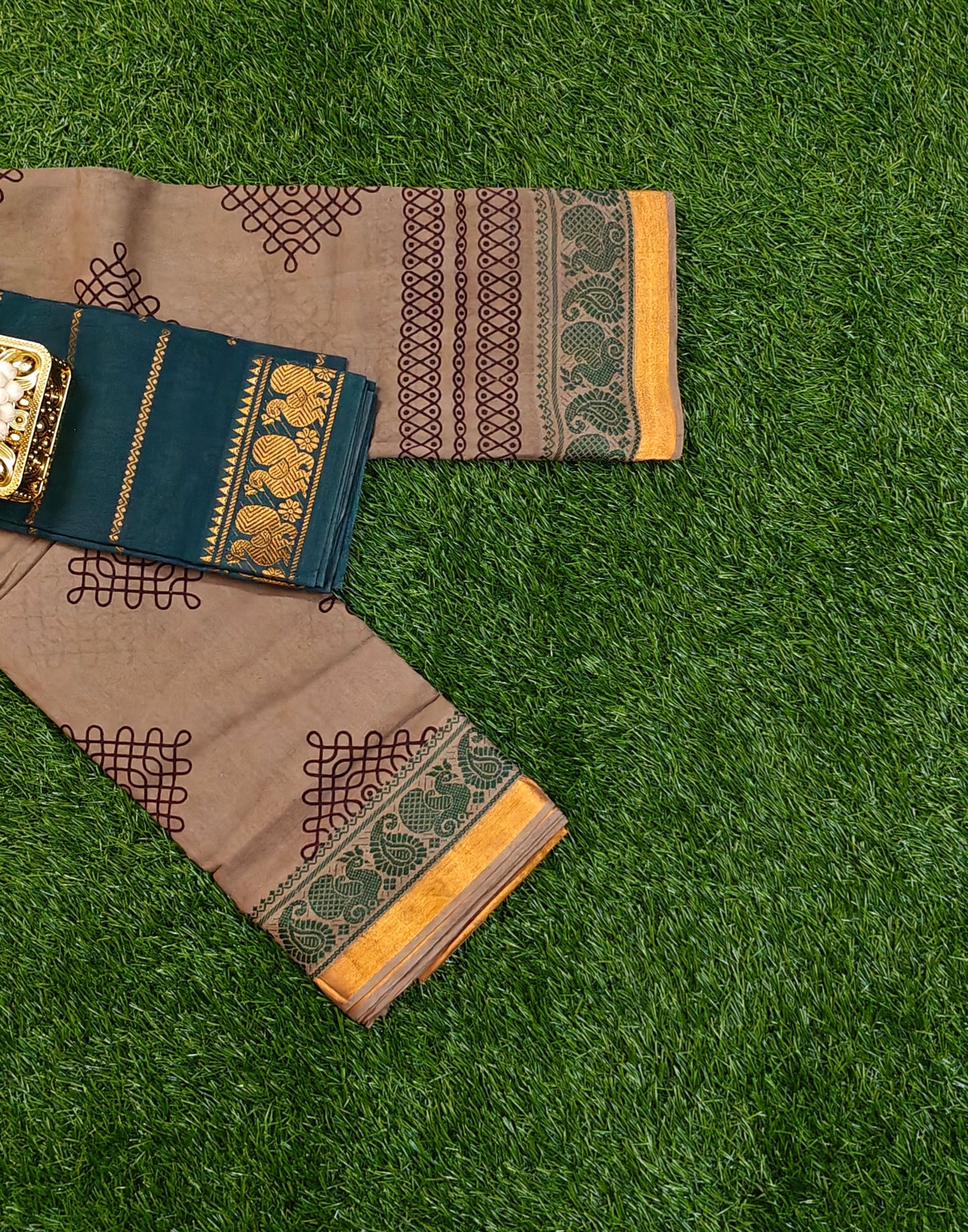 Dusty Brown Sungudi Cotton Saree with Kolam Motifs & Teal Green Contrast Border