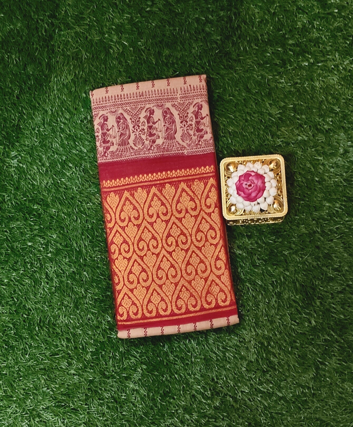 Beige Sungudi Cotton Saree with Leaf Border