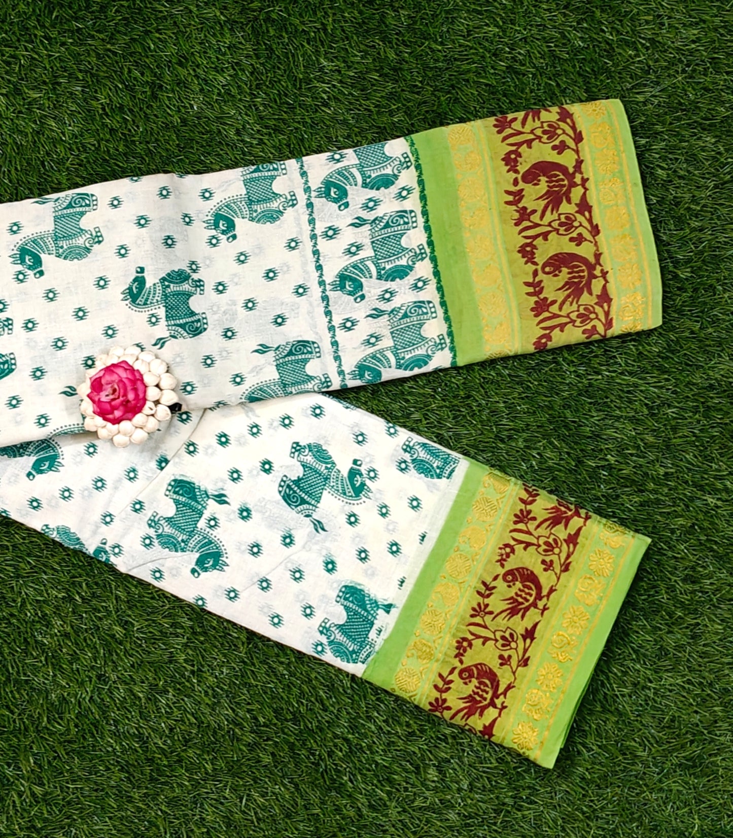 Off-White Sungudi Cotton Saree with Green Elephant Motifs & Light Green Border