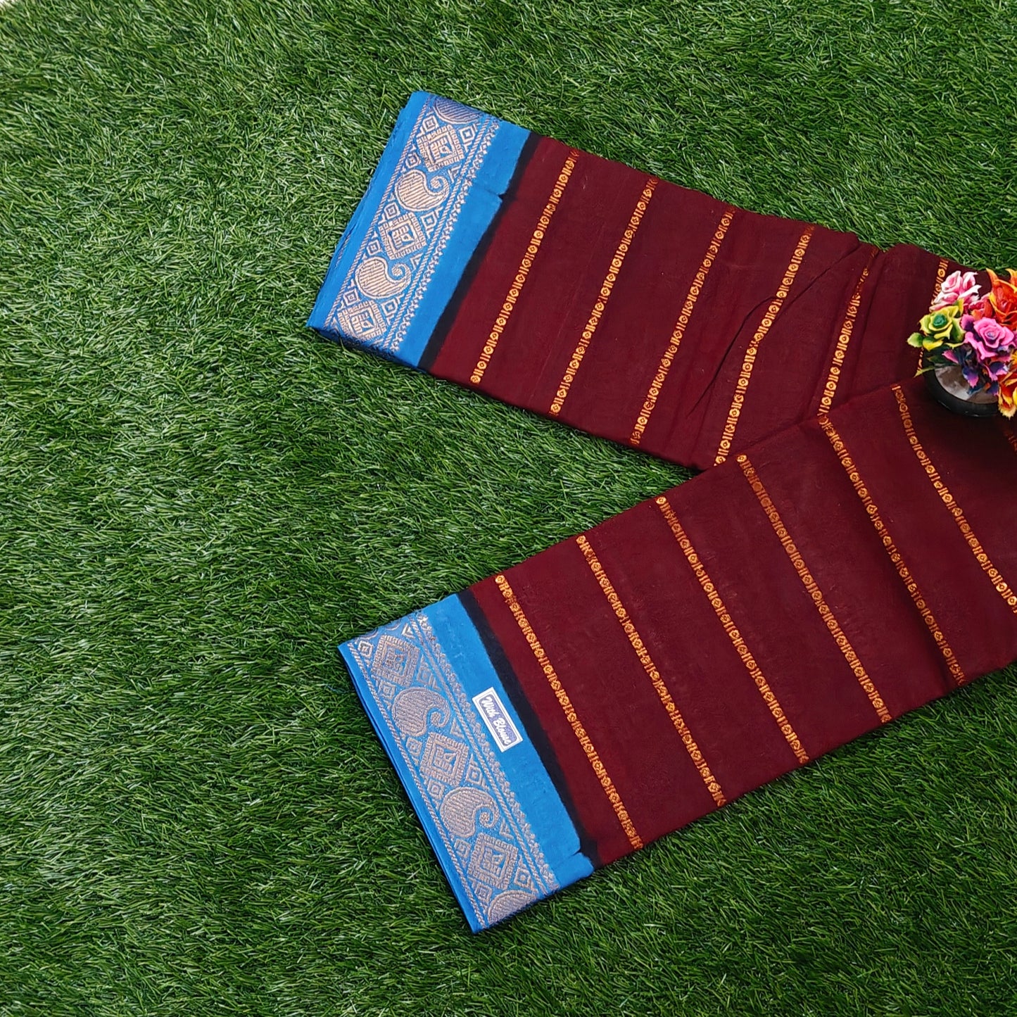 Maroon Sungudi Cotton Saree with Royal Blue Zari Border & Running Blouse
