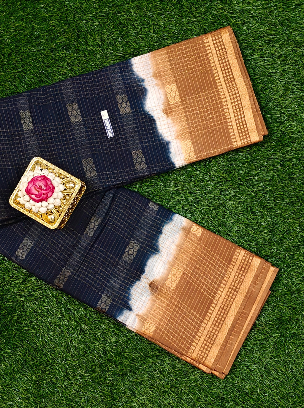 Border crafted with fine thread weaving Subgudi Multicolour Saree