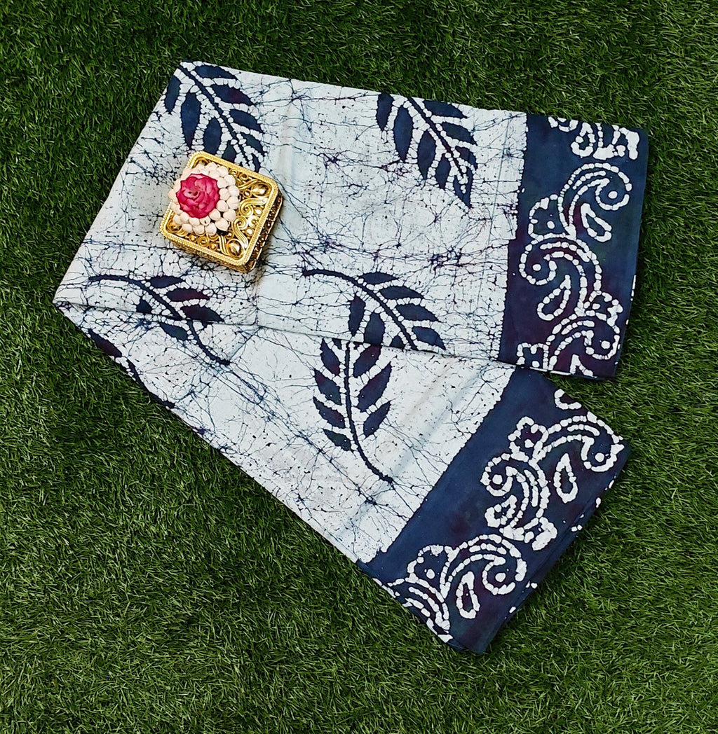 Premium 120 Count Sungudi Cotton Saree – Indigo White Batik Print with Running Blouse